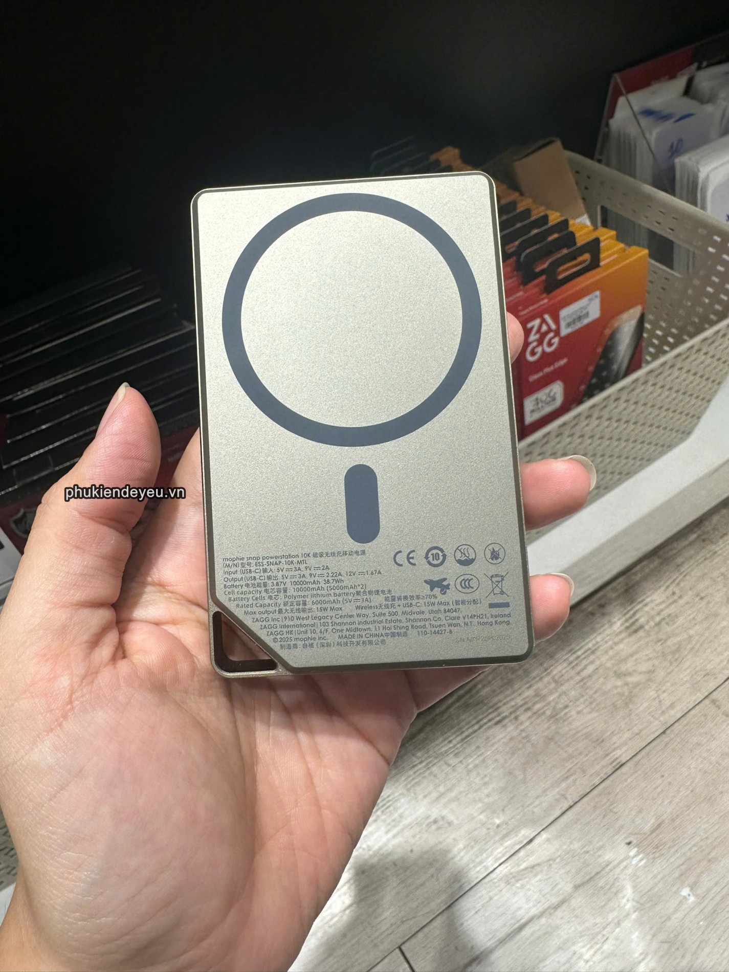 mophie_essentials_snap_powerstation_10k_401116530_ccc