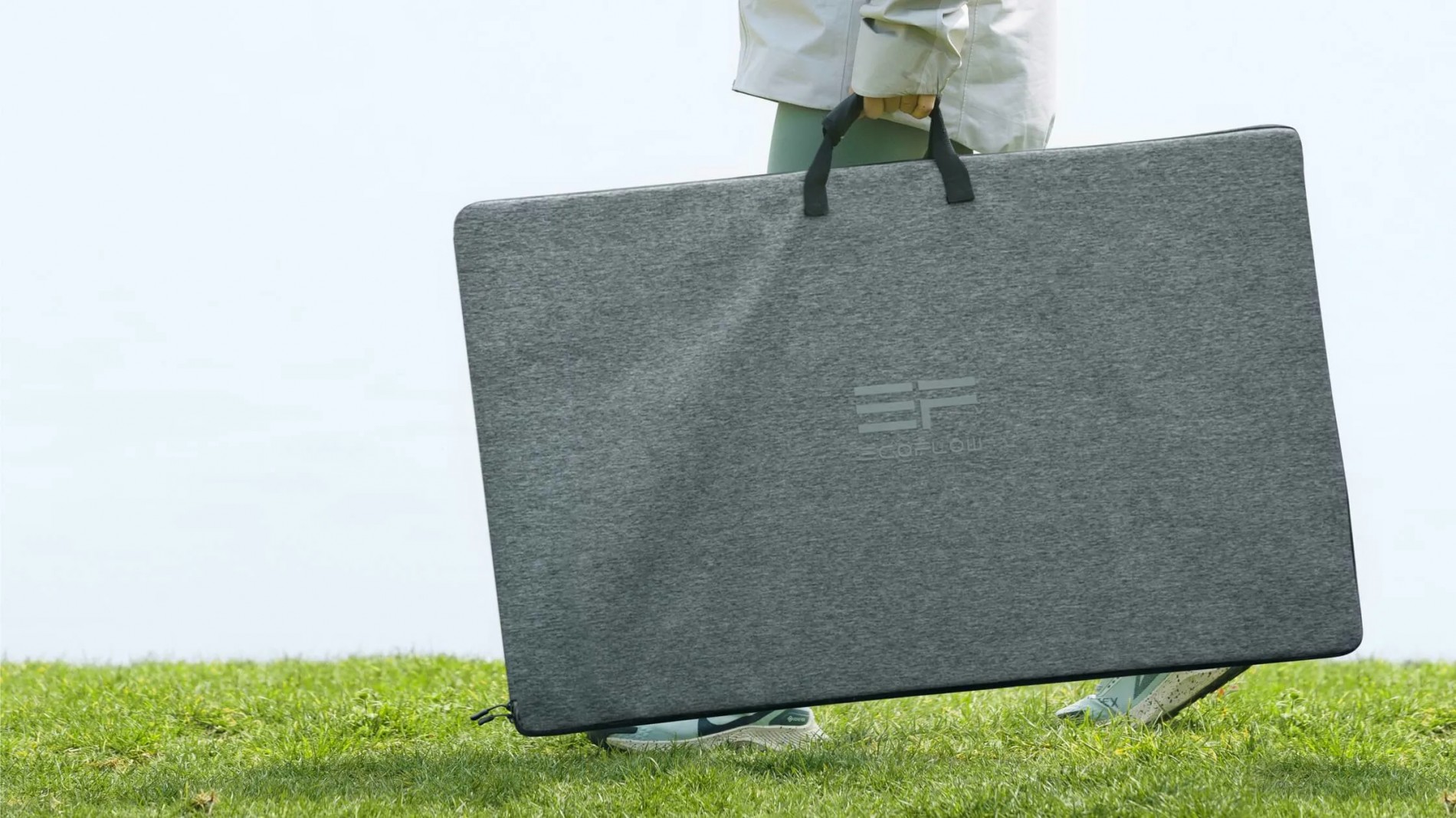 9_ec_flow_400w_portable_solar_panel