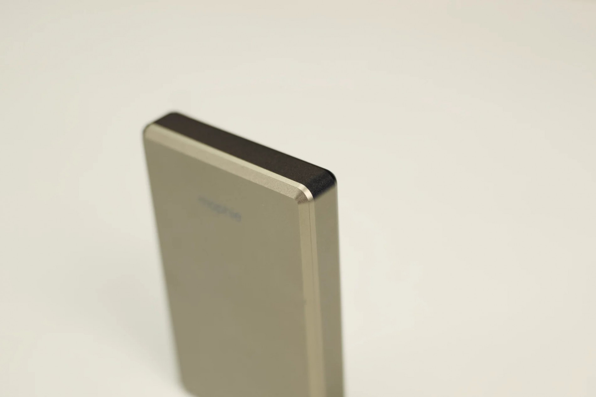 11_review_mophie_essentials_snap_plus_powerstation_10k__401116530