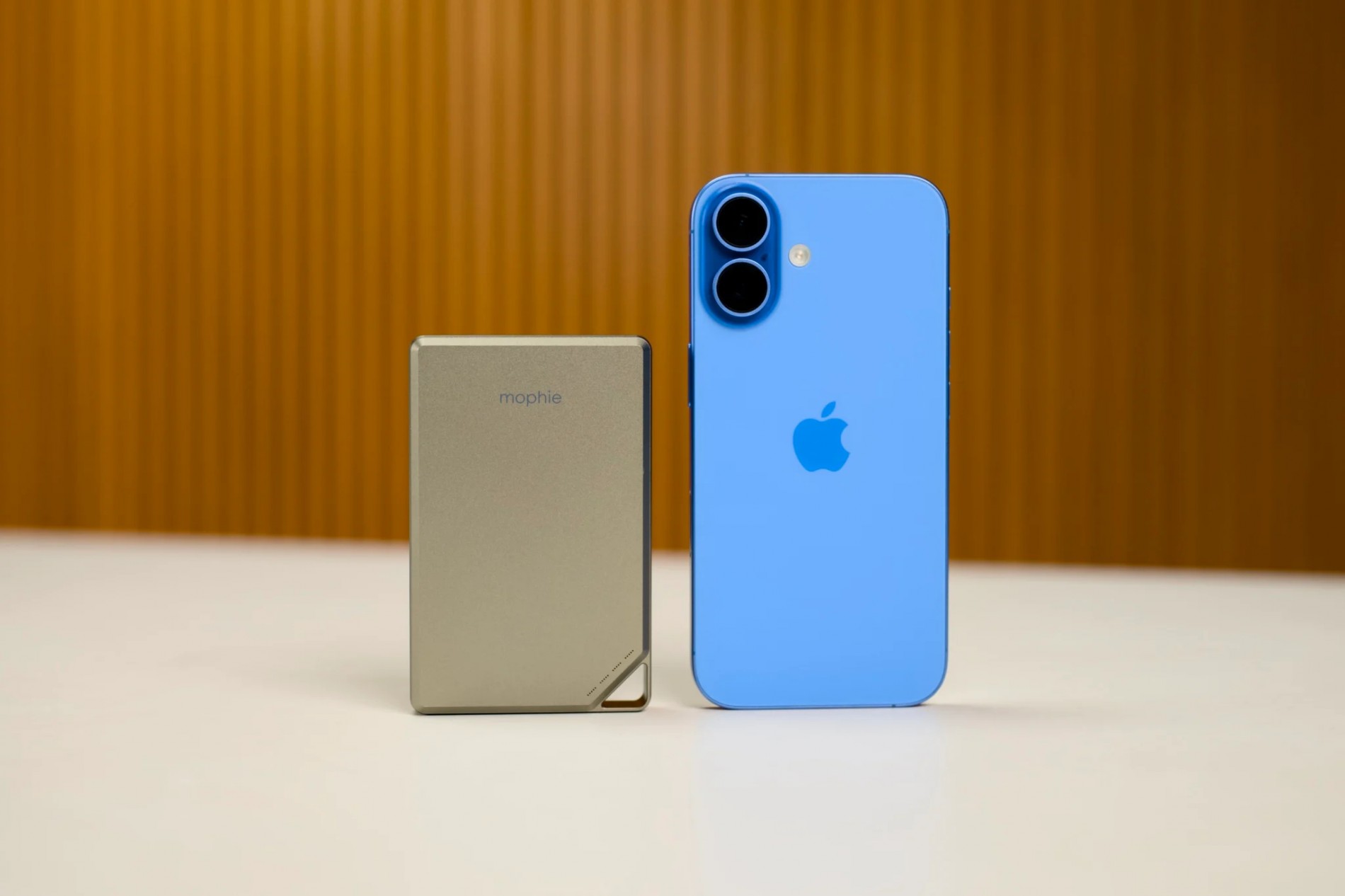 12_review_mophie_essentials_snap_plus_powerstation_10k__401116530