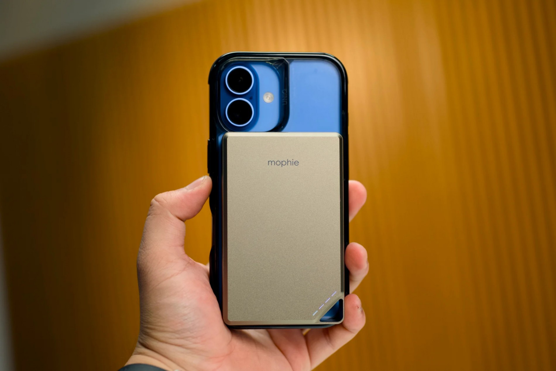 26_review_mophie_essentials_snap_plus_powerstation_10k__401116530_2