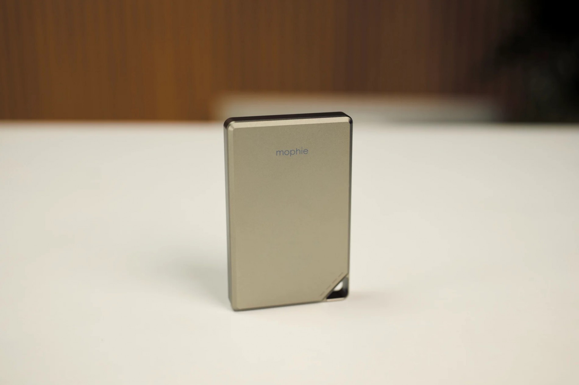 3_review_mophie_essentials_snap_plus_powerstation_10k__401116530