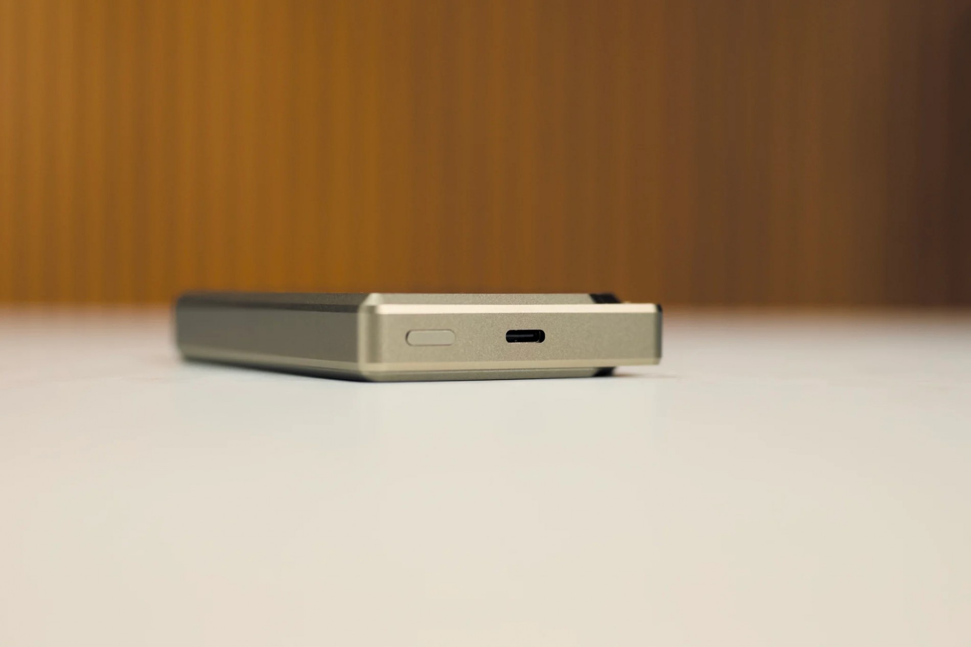 8_review_mophie_essentials_snap_plus_powerstation_10k__401116530