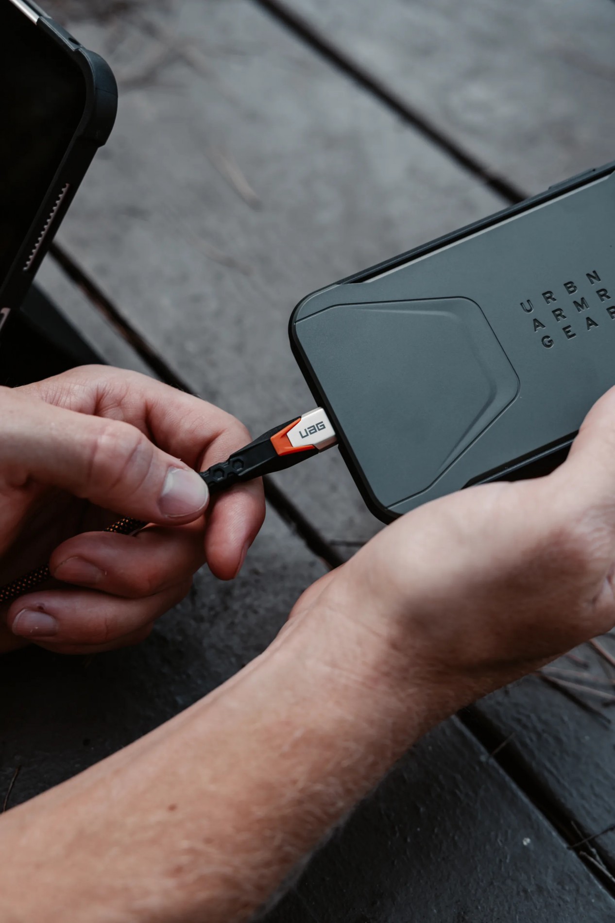 2_uag_srge_3.2_usb_c_20gbps_240w_9b4415114097