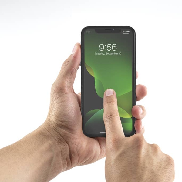 invisibleshield_glass_elite_visionguard_iphone_12_11_xr_5