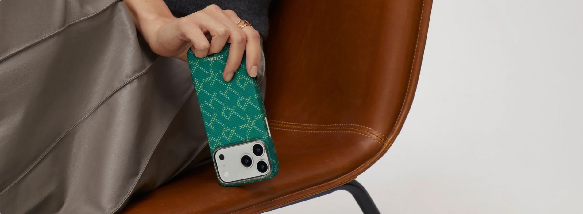 1_op_pitaka_ultra_slim_pitatap_monogram_iphone_17_pro_max